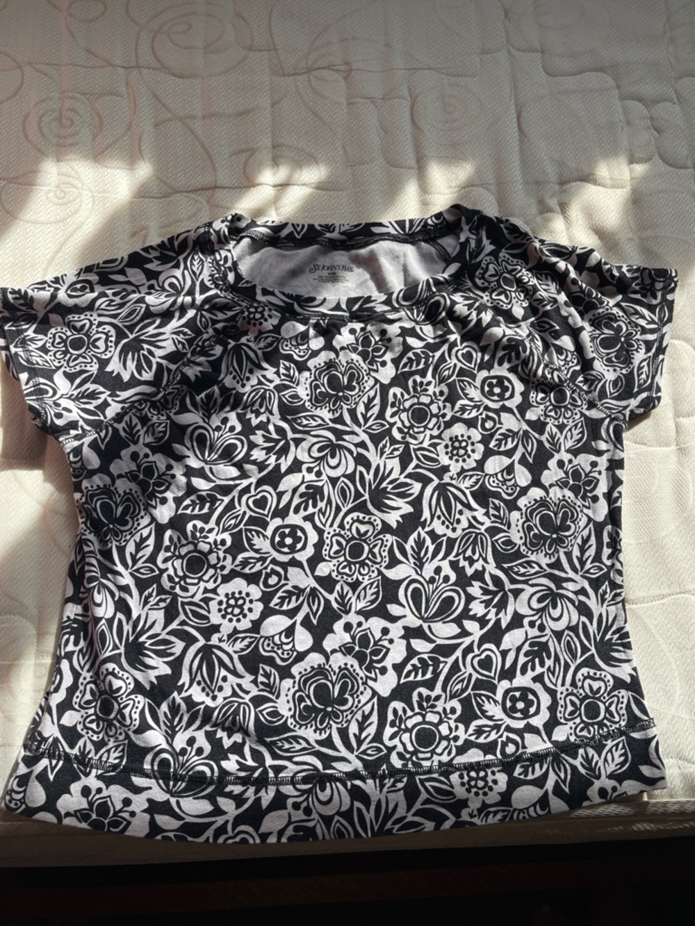 St. John's Bay Black and White Floral Short Sleeve Tee